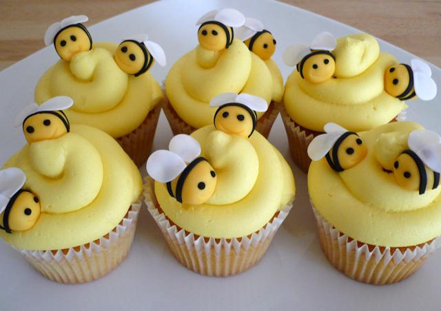Buzzing Bumble Bee Cupcakes « Buzzing Bumble Bee Cupcakes «